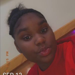 Meet your Posher, Anaya